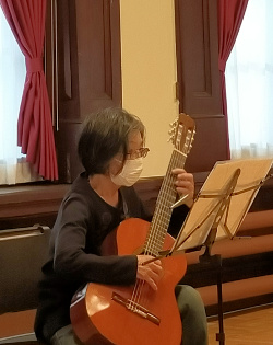 ギターソロ演奏