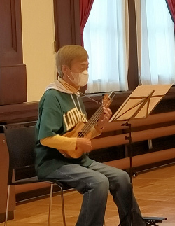 ウクレレソロ演奏