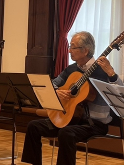 ギターソロ演奏