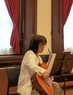 ギターソロ演奏